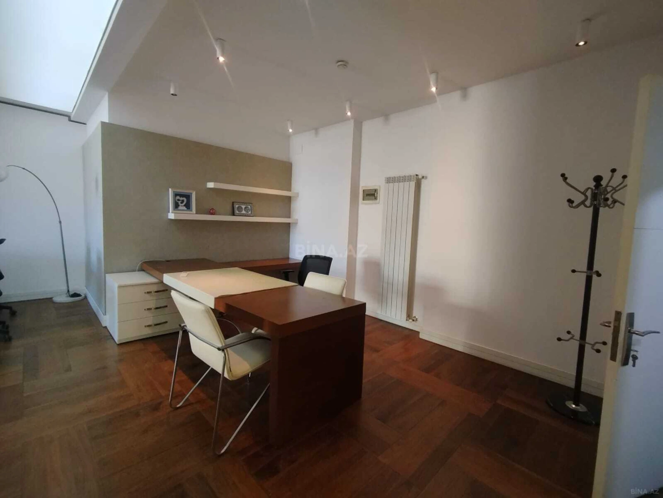 Kirayə verilir 6 otaqlı ofis 320 m²