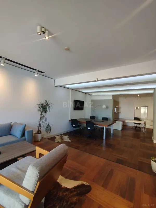 Kirayə verilir 6 otaqlı ofis 320 m²