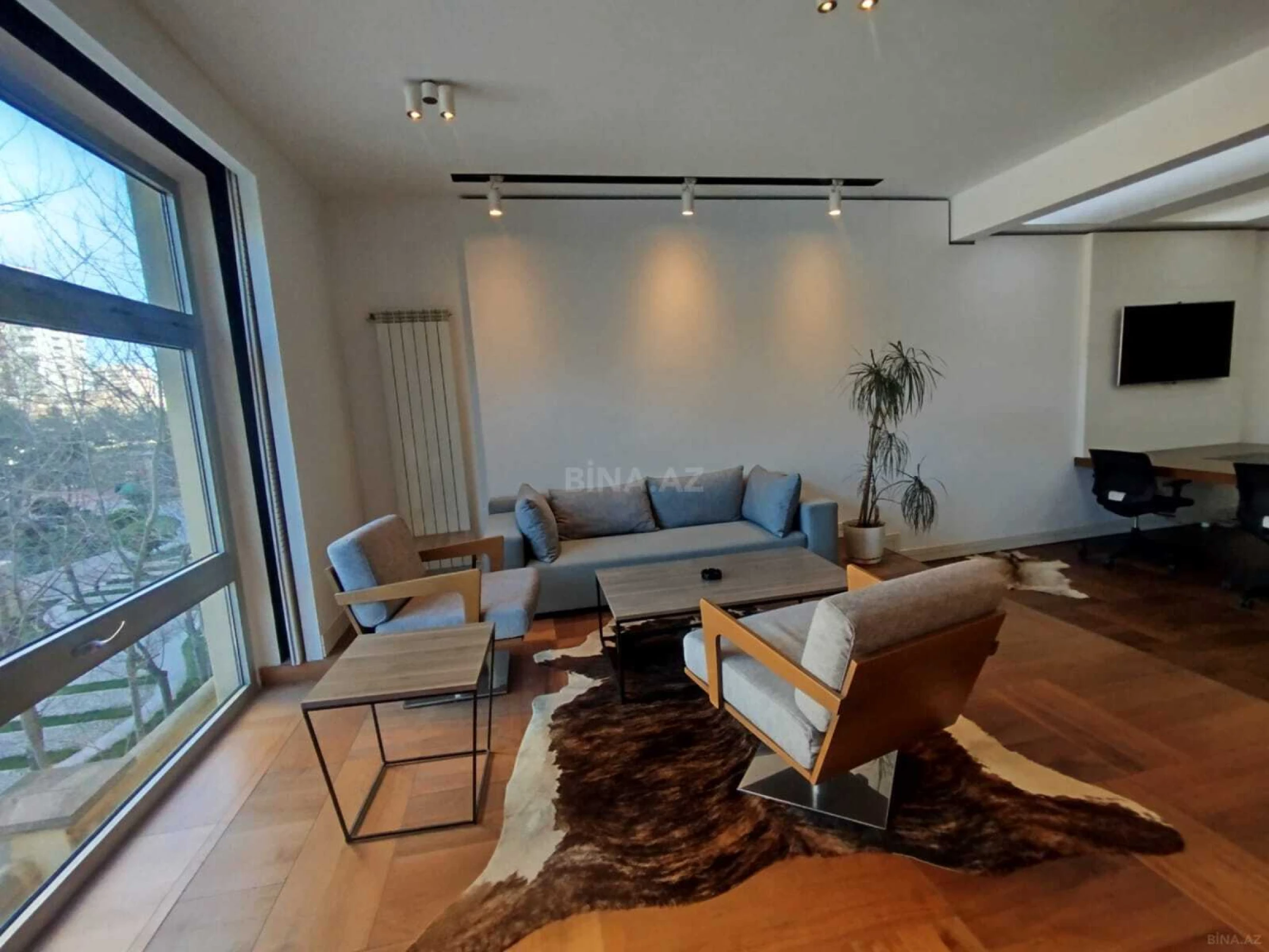 Kirayə verilir 6 otaqlı ofis 320 m²