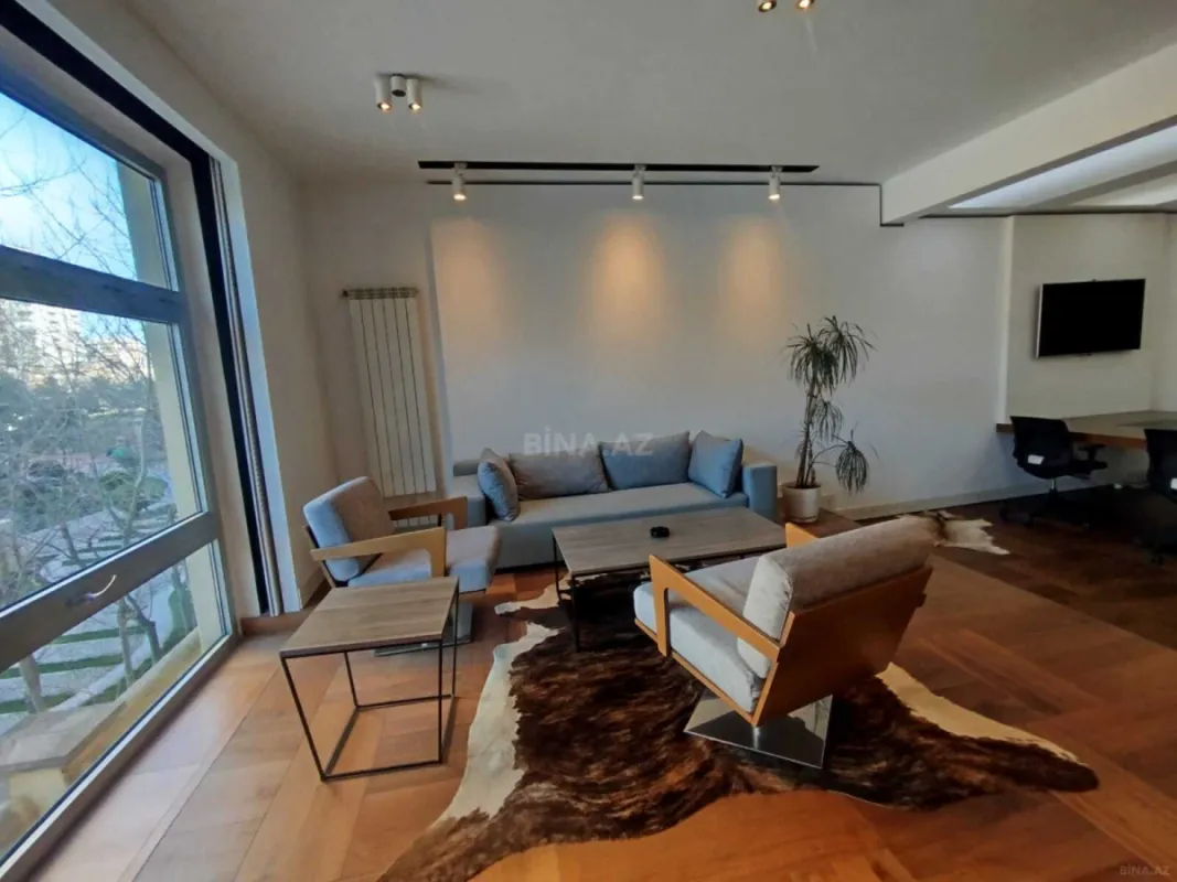 Kirayə verilir 6 otaqlı ofis 320 m²