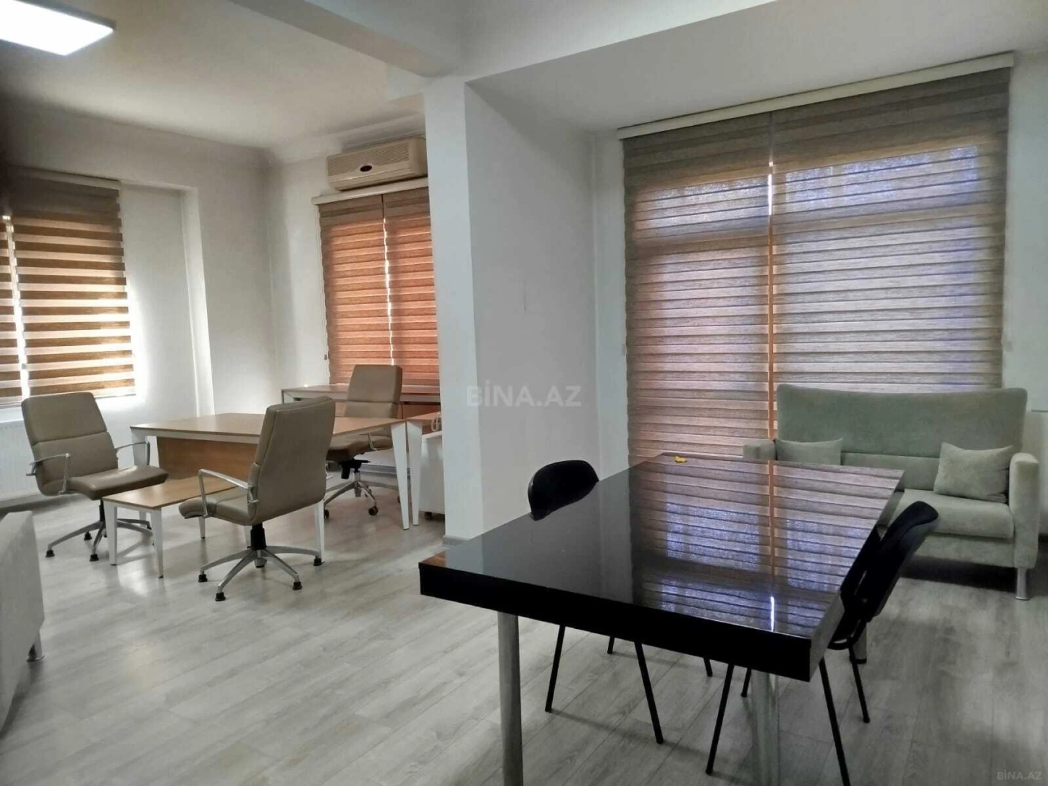 Kirayə verilir 6 otaqlı ofis 320 m²