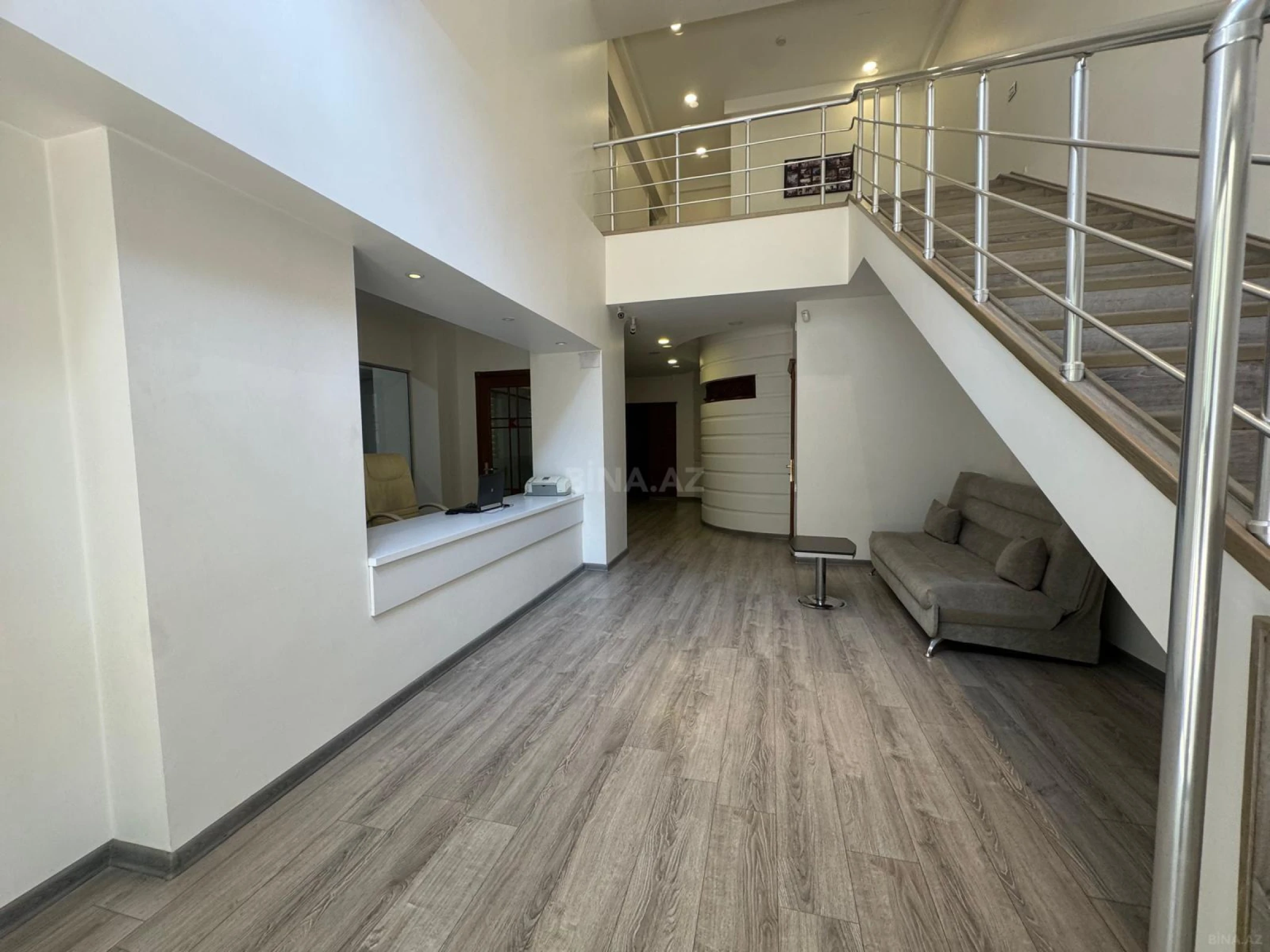 Kirayə verilir 6 otaqlı ofis 320 m²