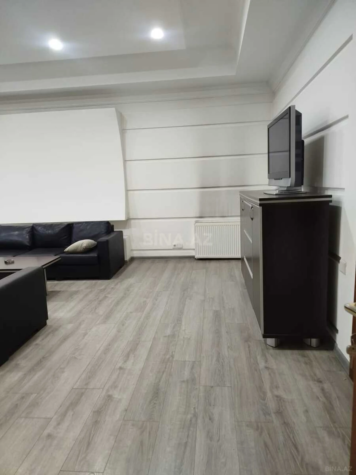 Kirayə verilir 6 otaqlı ofis 320 m²