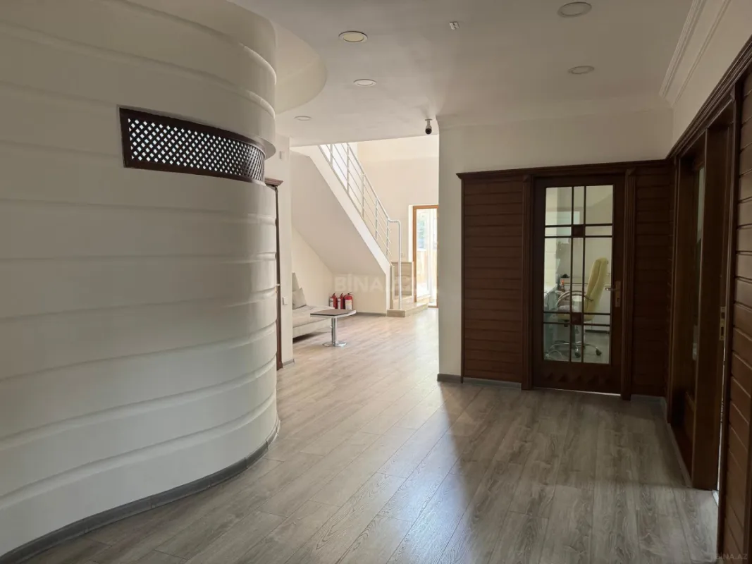 Kirayə verilir 6 otaqlı ofis 320 m²