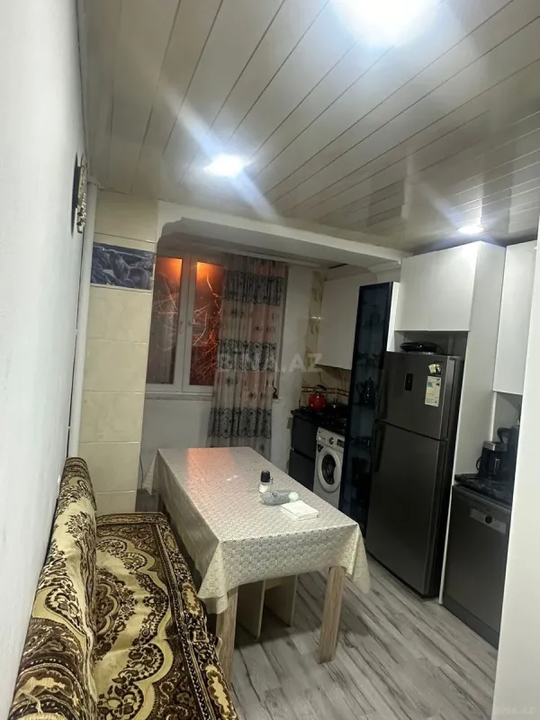 Satılır 4 otaqlı mənzil 100 m²