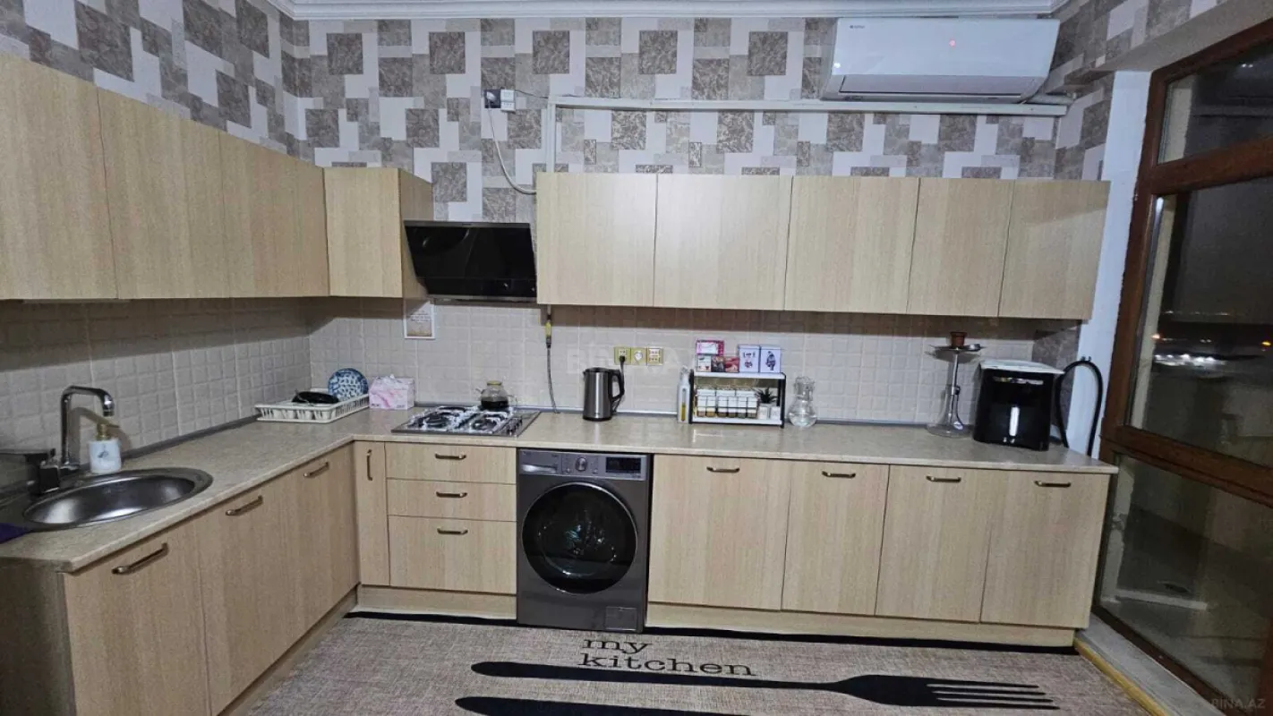 Satılır 3 otaqlı mənzil 121 m²