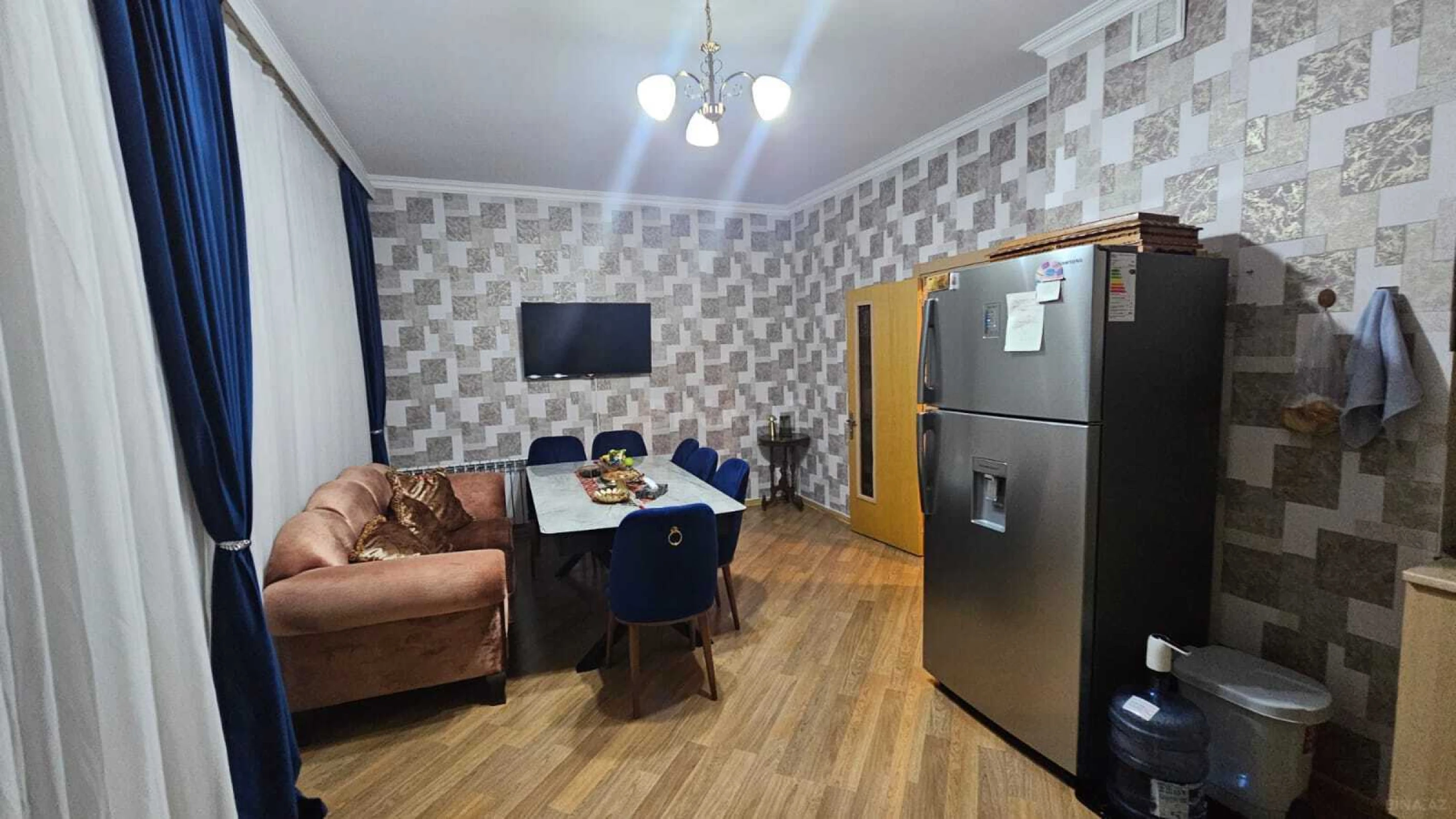 Satılır 3 otaqlı mənzil 121 m²