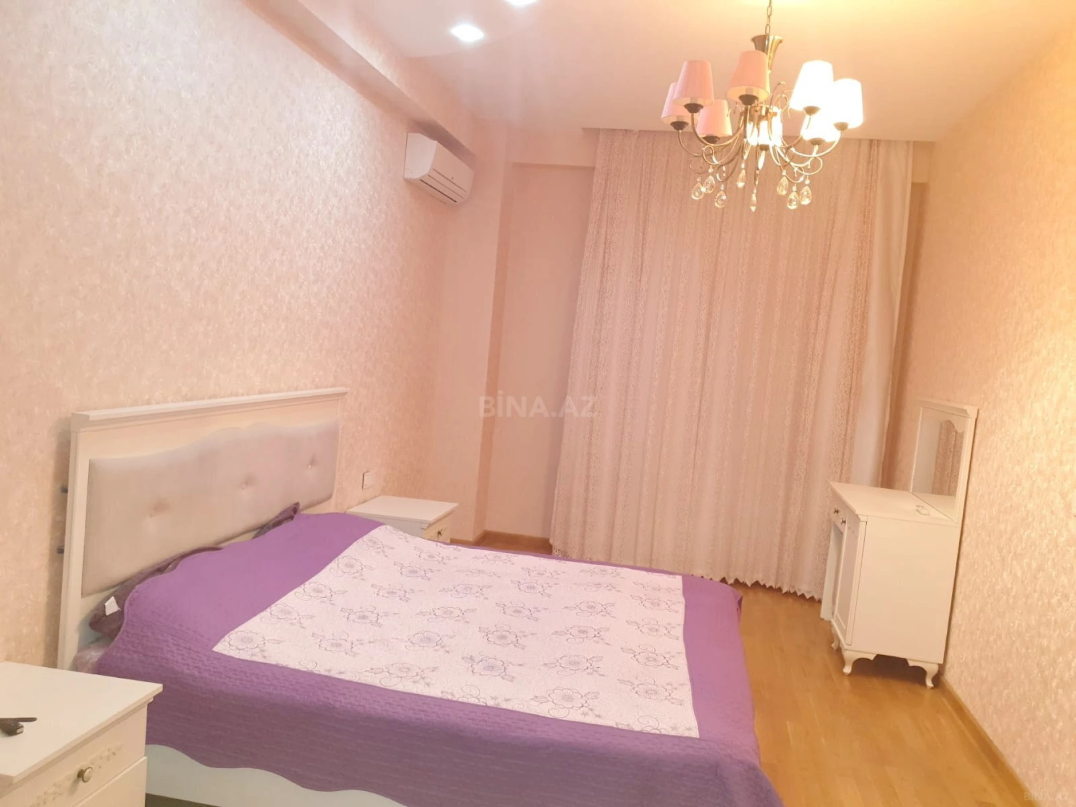 Kirayə verilir 4 otaqlı mənzil 194 m²