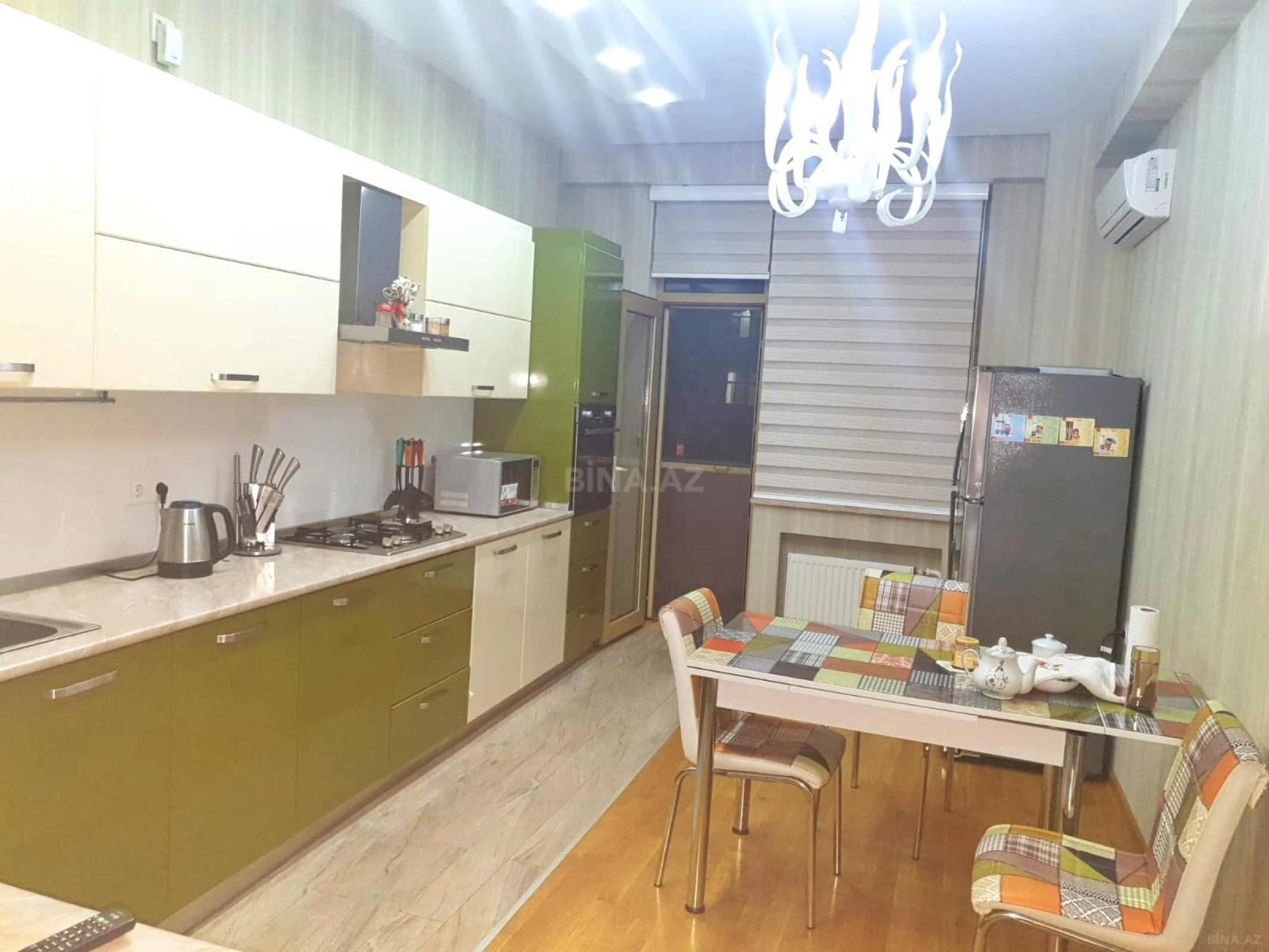 Kirayə verilir 4 otaqlı mənzil 194 m²