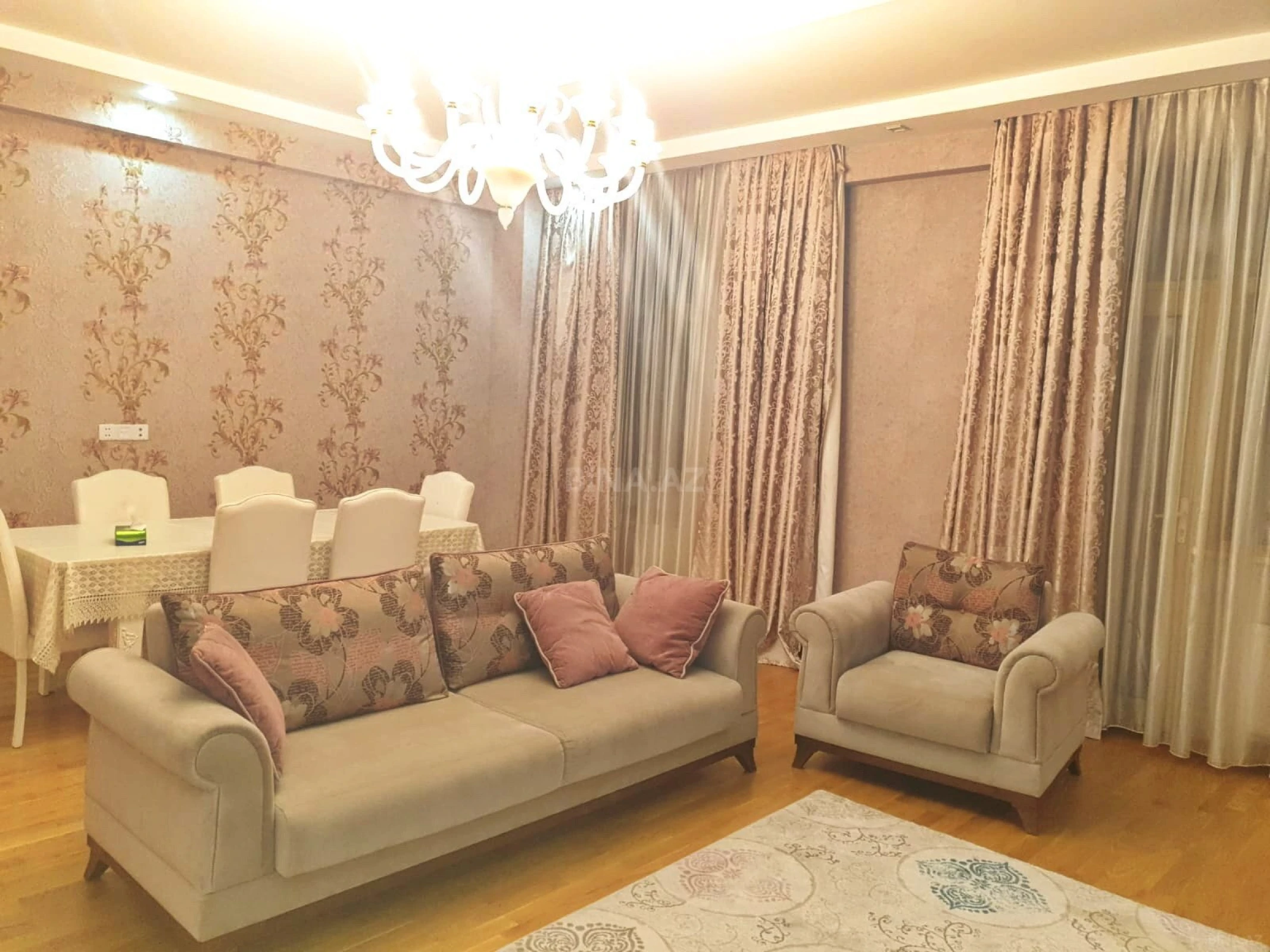 Kirayə verilir 4 otaqlı mənzil 194 m²