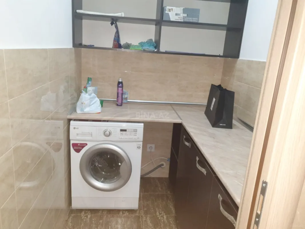 Kirayə verilir 4 otaqlı mənzil 194 m²
