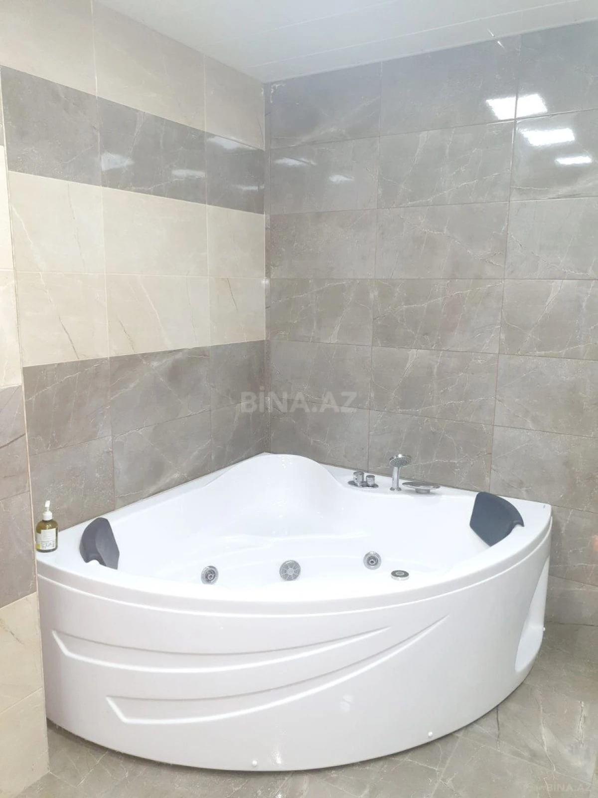 Kirayə verilir 4 otaqlı mənzil 194 m²