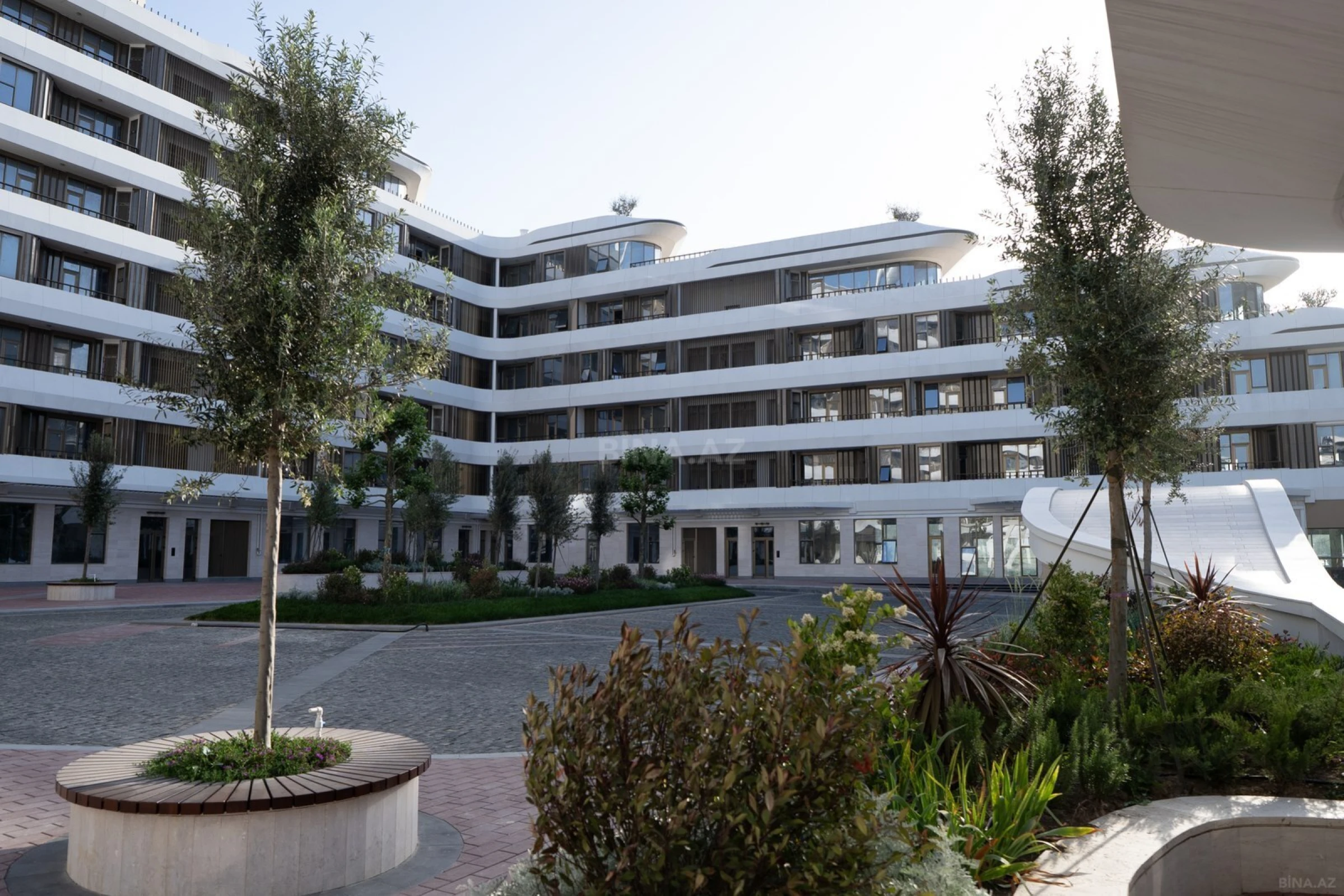 Satılır 3 otaqlı mənzil 140 m²