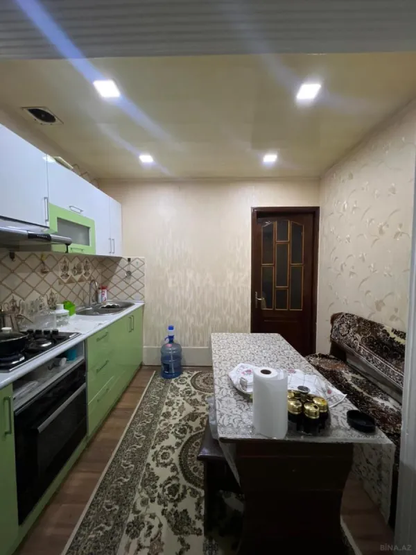 Satılır 5 otaqlı mənzil 130 m²