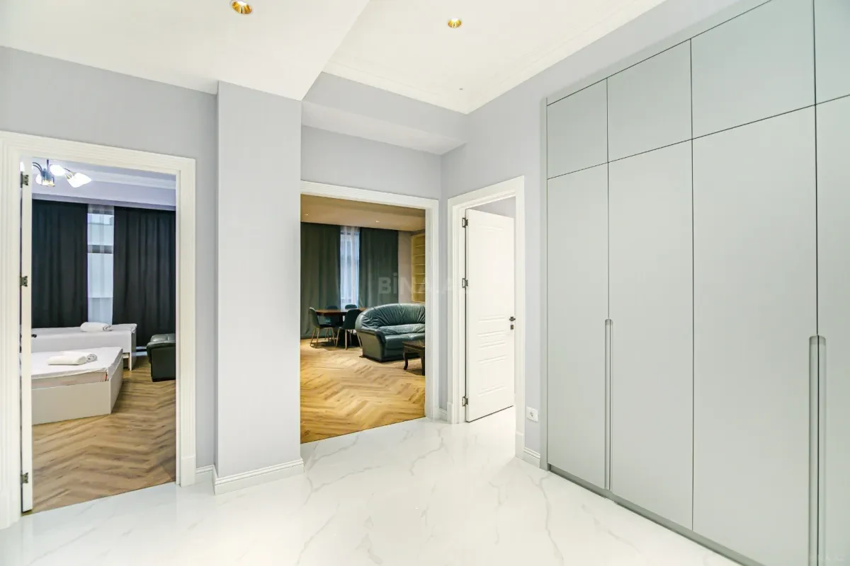 Kirayə verilir 3 otaqlı mənzil 150 m²