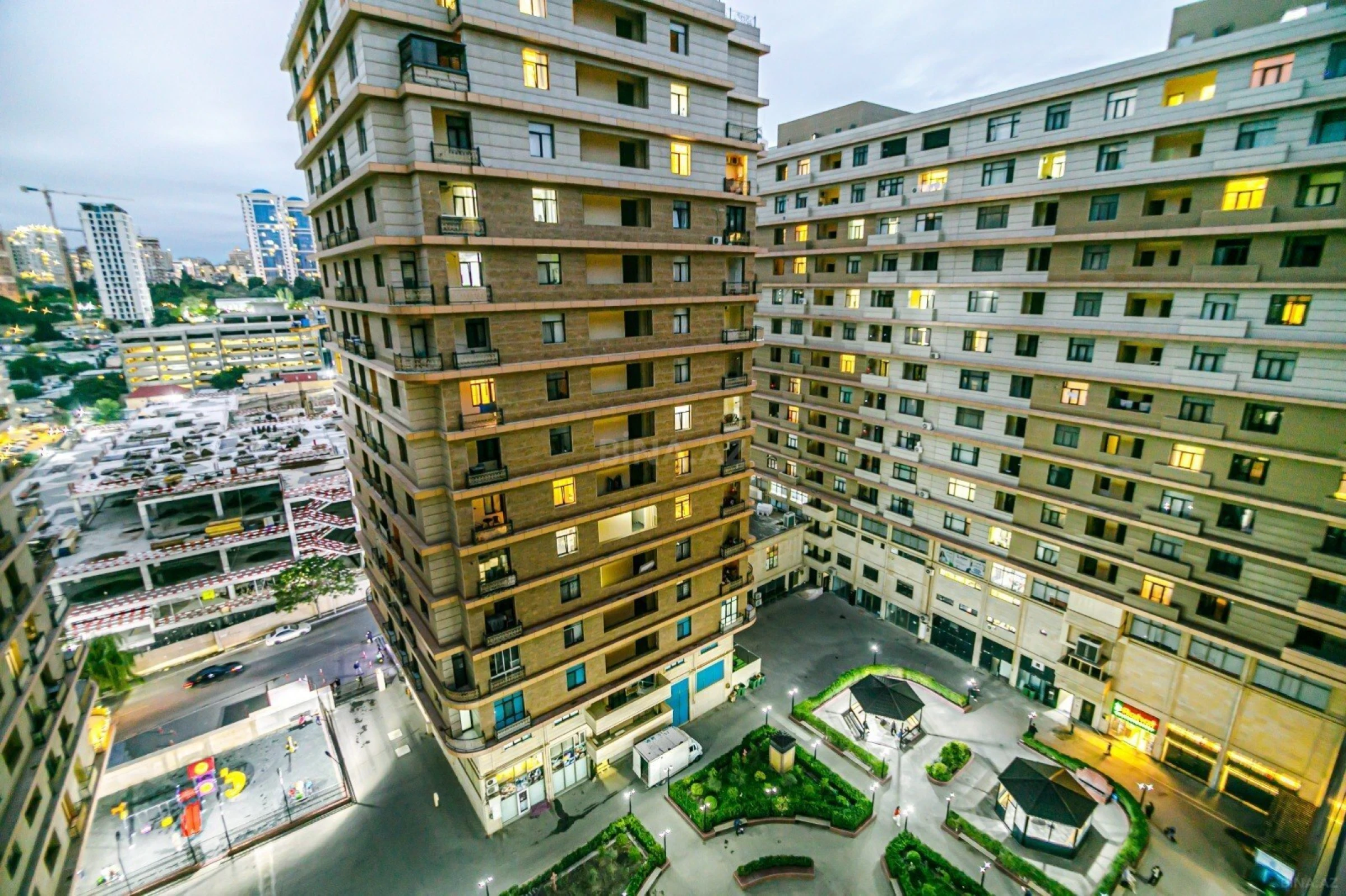 Kirayə verilir 3 otaqlı mənzil 150 m²