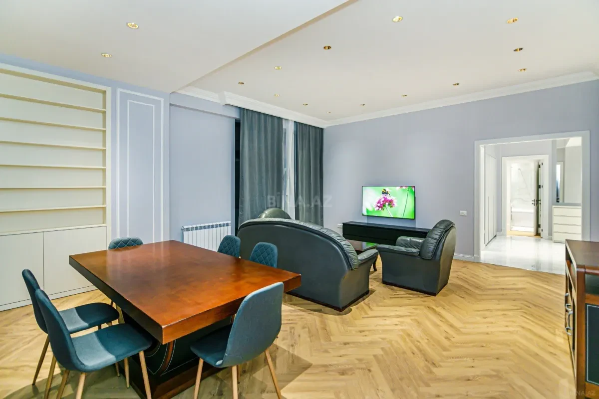 Kirayə verilir 3 otaqlı mənzil 150 m²