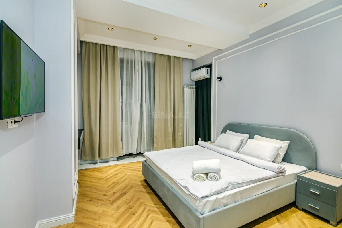 Kirayə verilir 3 otaqlı mənzil 150 m²