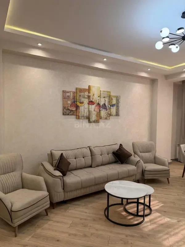 Kirayə verilir 2 otaqlı mənzil 100 m²