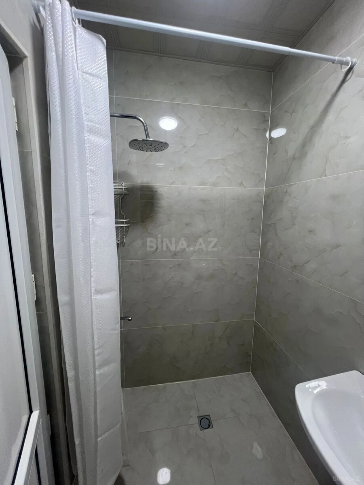 Kirayə verilir 2 otaqlı mənzil 50 m²