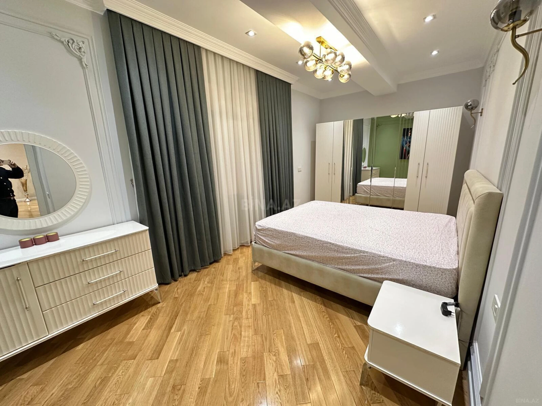 Kirayə verilir 3 otaqlı mənzil 145 m²