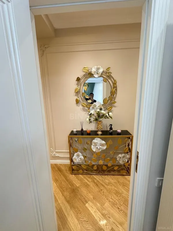 Kirayə verilir 3 otaqlı mənzil 145 m²