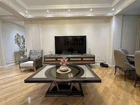 Kirayə verilir 3 otaqlı mənzil 145 m²