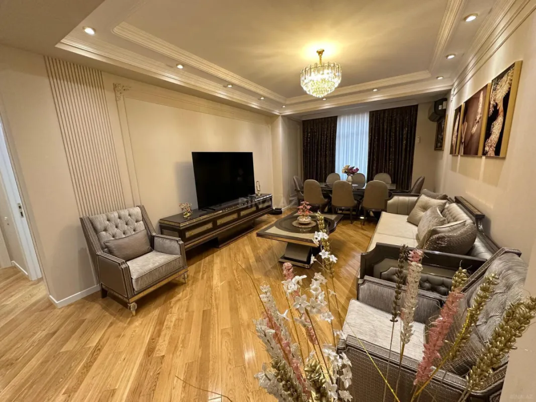 Kirayə verilir 3 otaqlı mənzil 145 m²