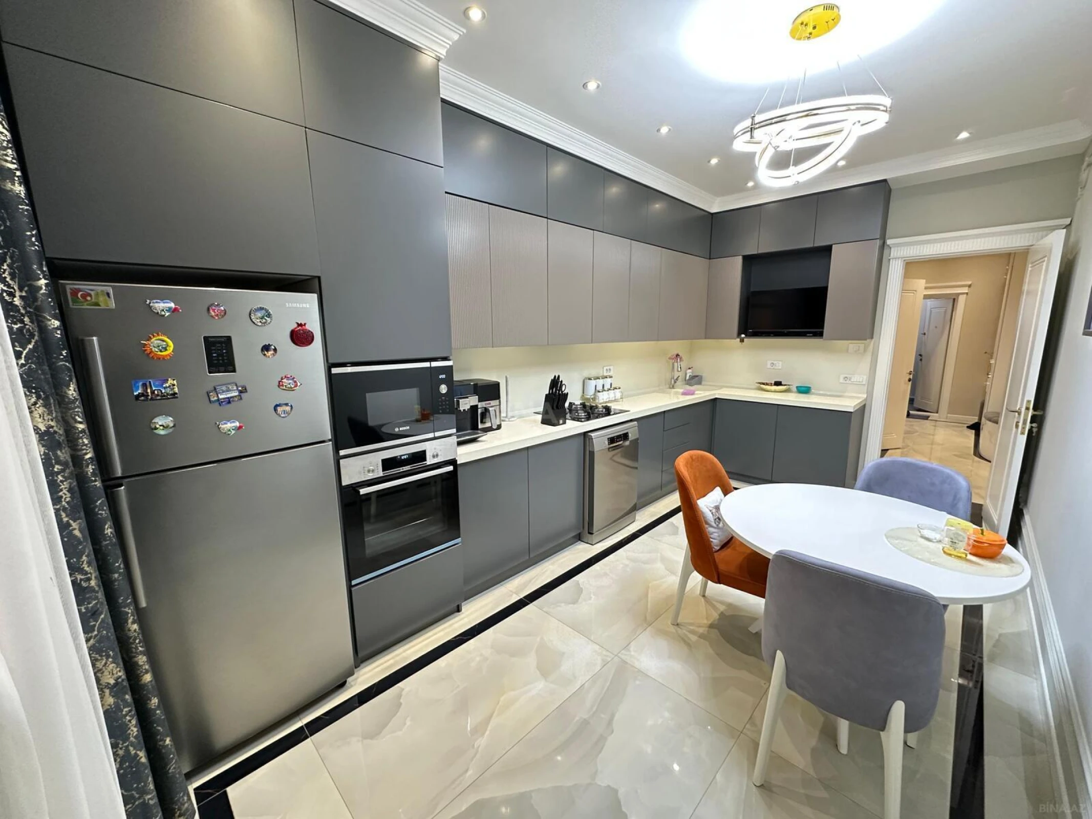 Kirayə verilir 3 otaqlı mənzil 145 m²