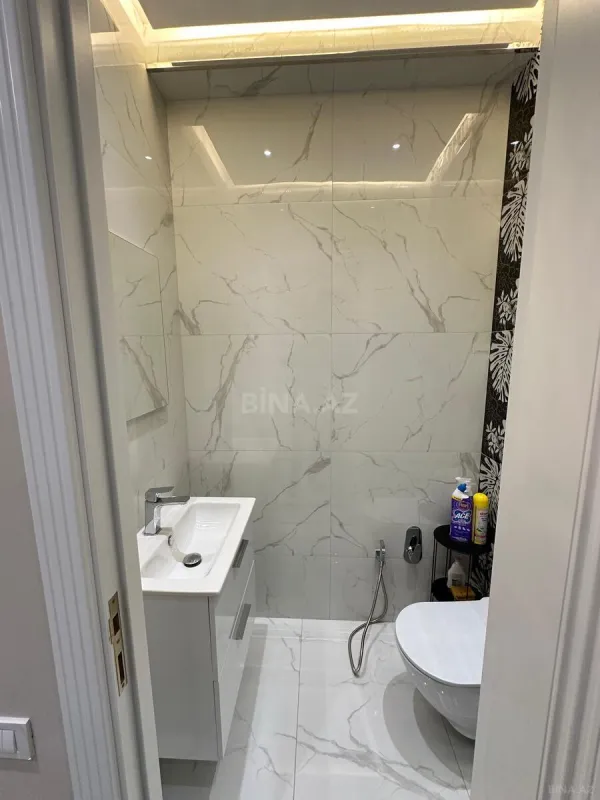 Kirayə verilir 3 otaqlı mənzil 145 m²