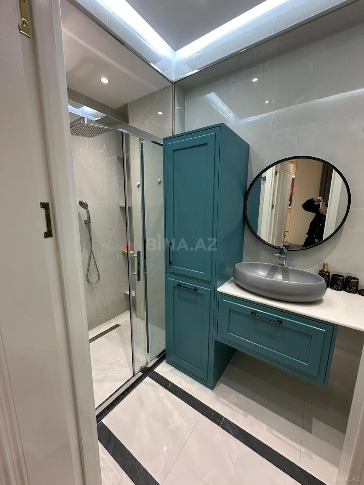 Kirayə verilir 3 otaqlı mənzil 145 m²