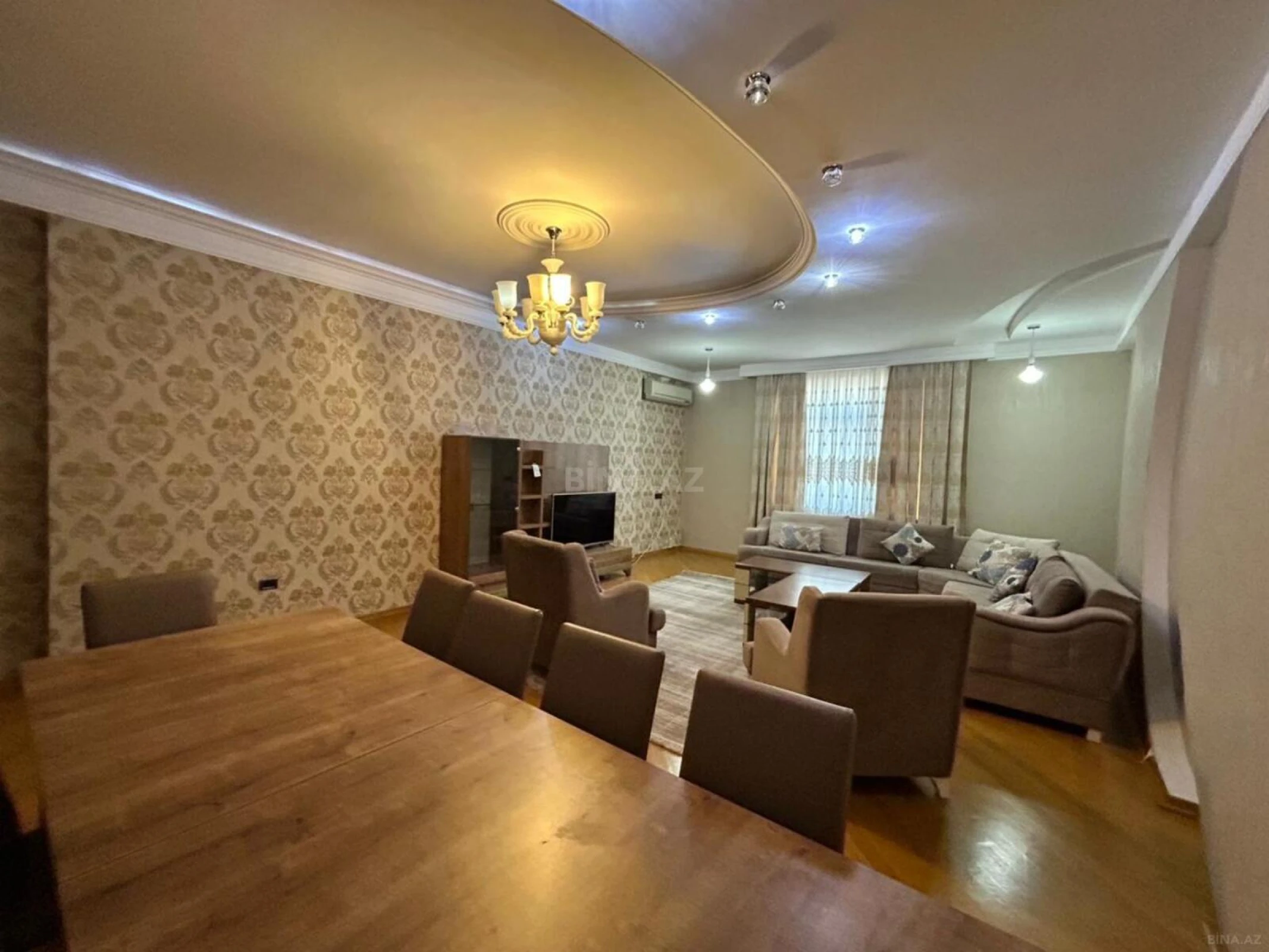 Kirayə verilir 4 otaqlı mənzil 220 m²