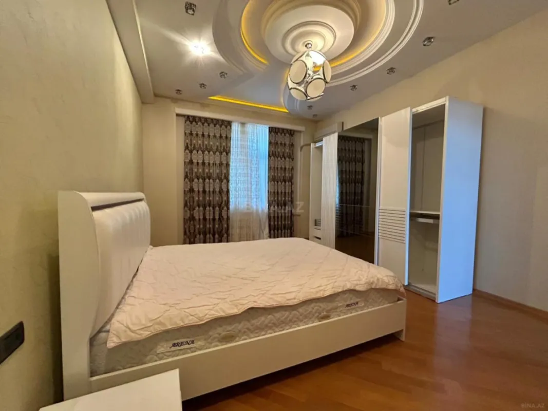 Kirayə verilir 4 otaqlı mənzil 220 m²