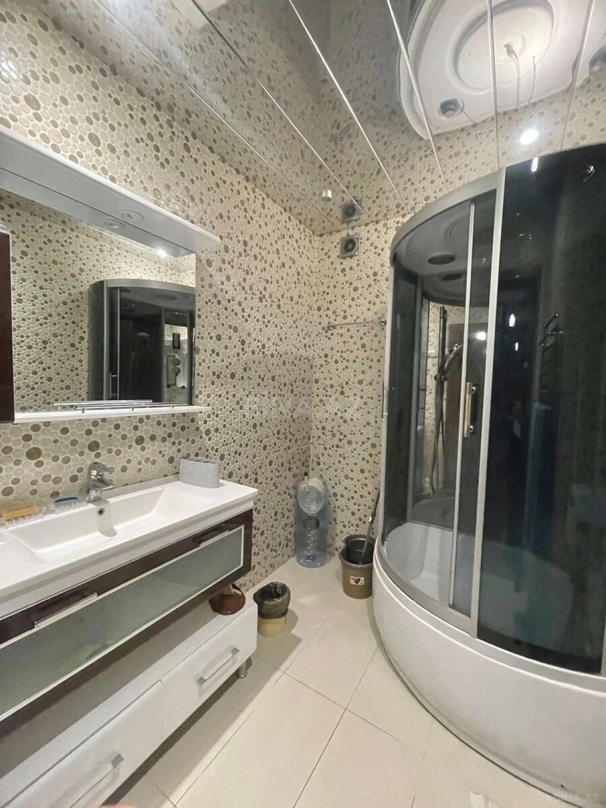 Kirayə verilir 4 otaqlı mənzil 220 m²