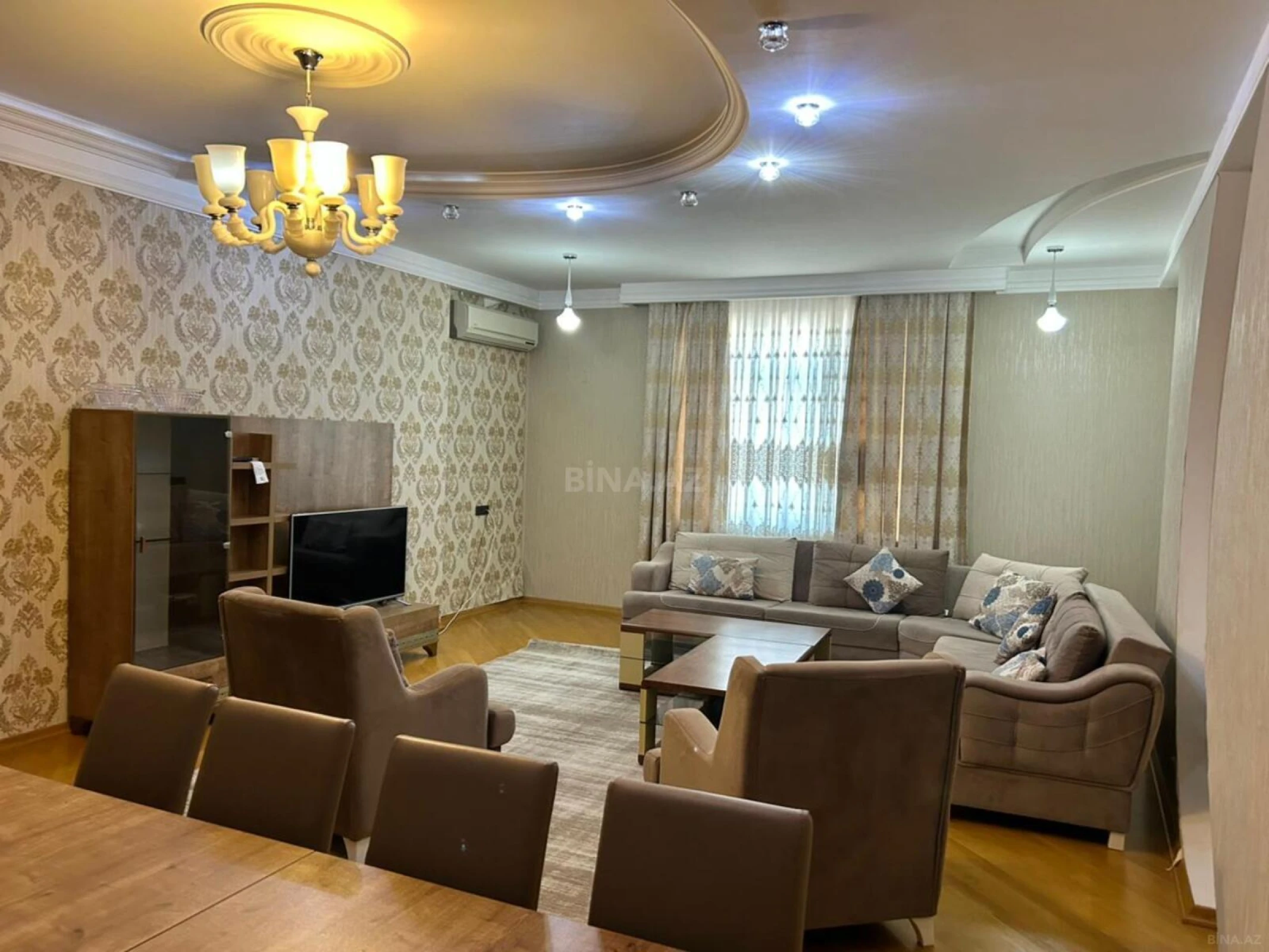 Kirayə verilir 4 otaqlı mənzil 220 m²