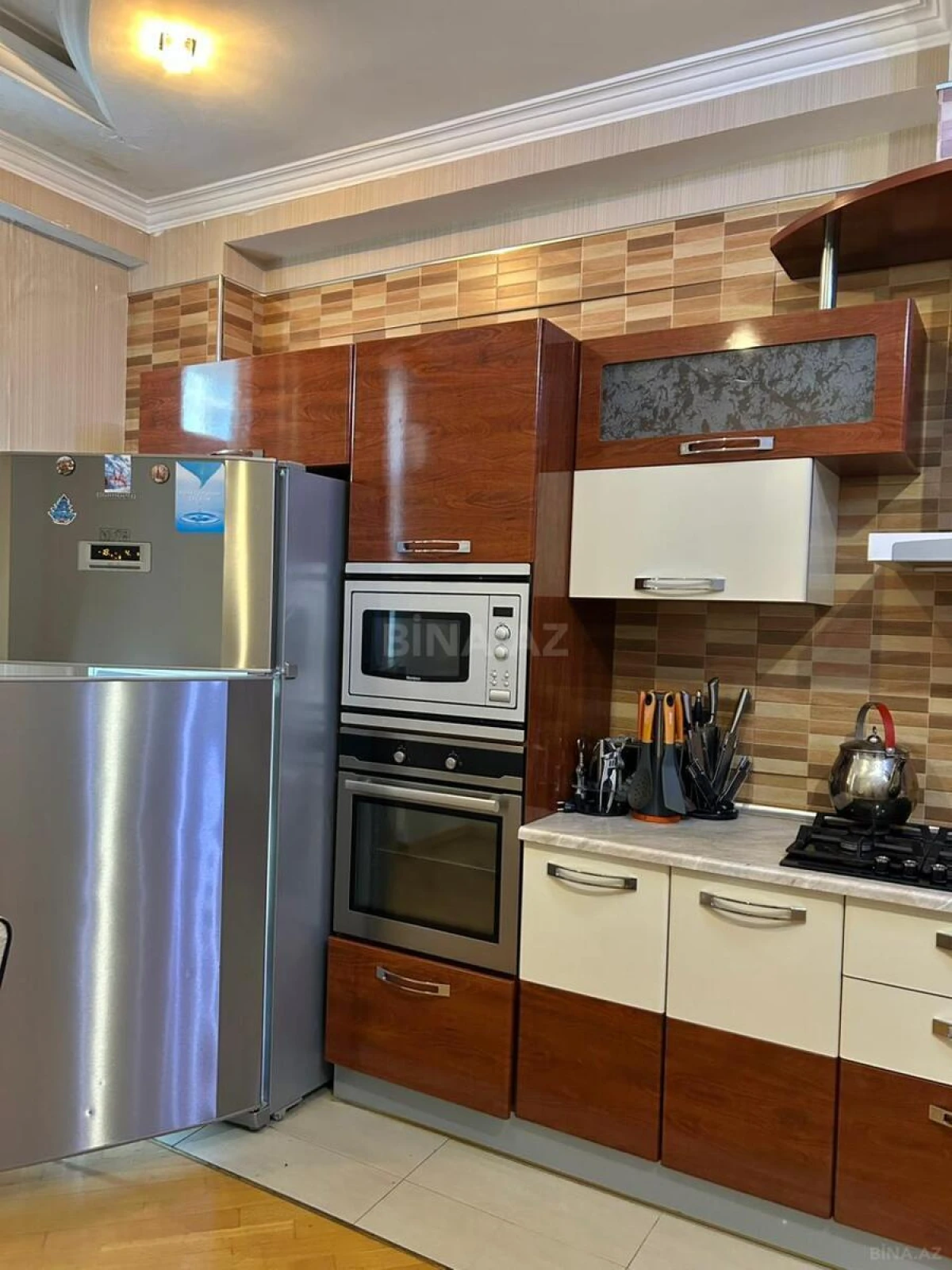 Kirayə verilir 4 otaqlı mənzil 220 m²