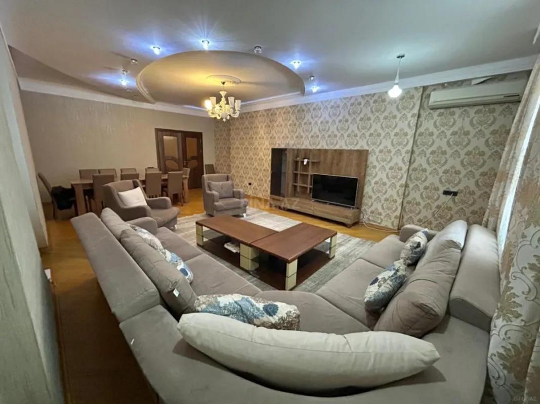 Kirayə verilir 4 otaqlı mənzil 220 m²