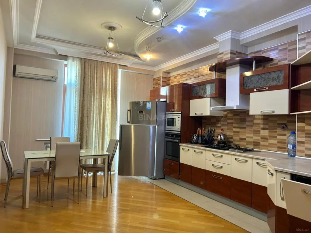 Kirayə verilir 4 otaqlı mənzil 220 m²
