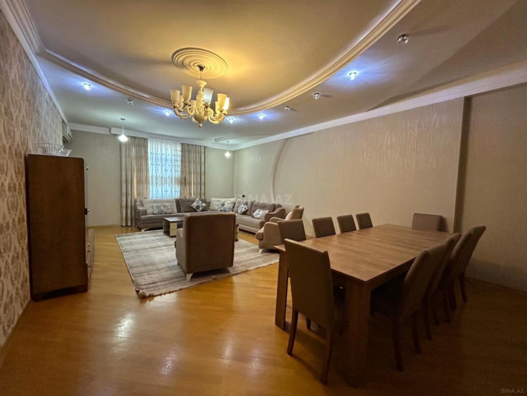 Kirayə verilir 4 otaqlı mənzil 220 m²