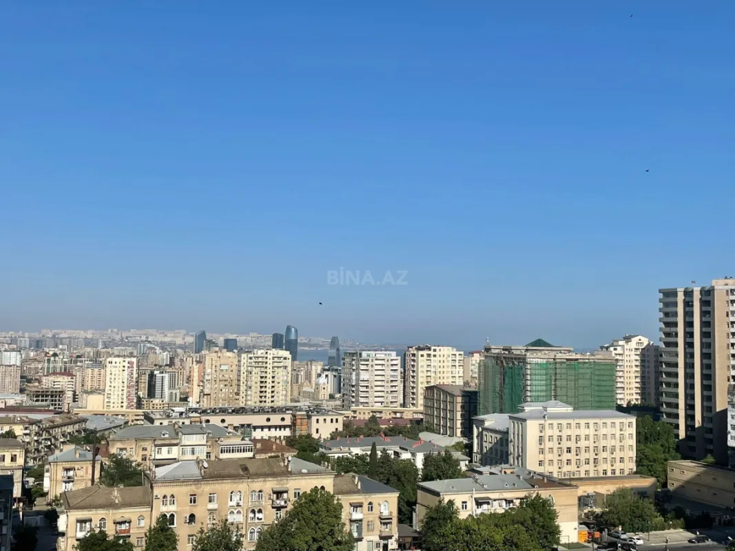 Kirayə verilir 4 otaqlı mənzil 220 m²