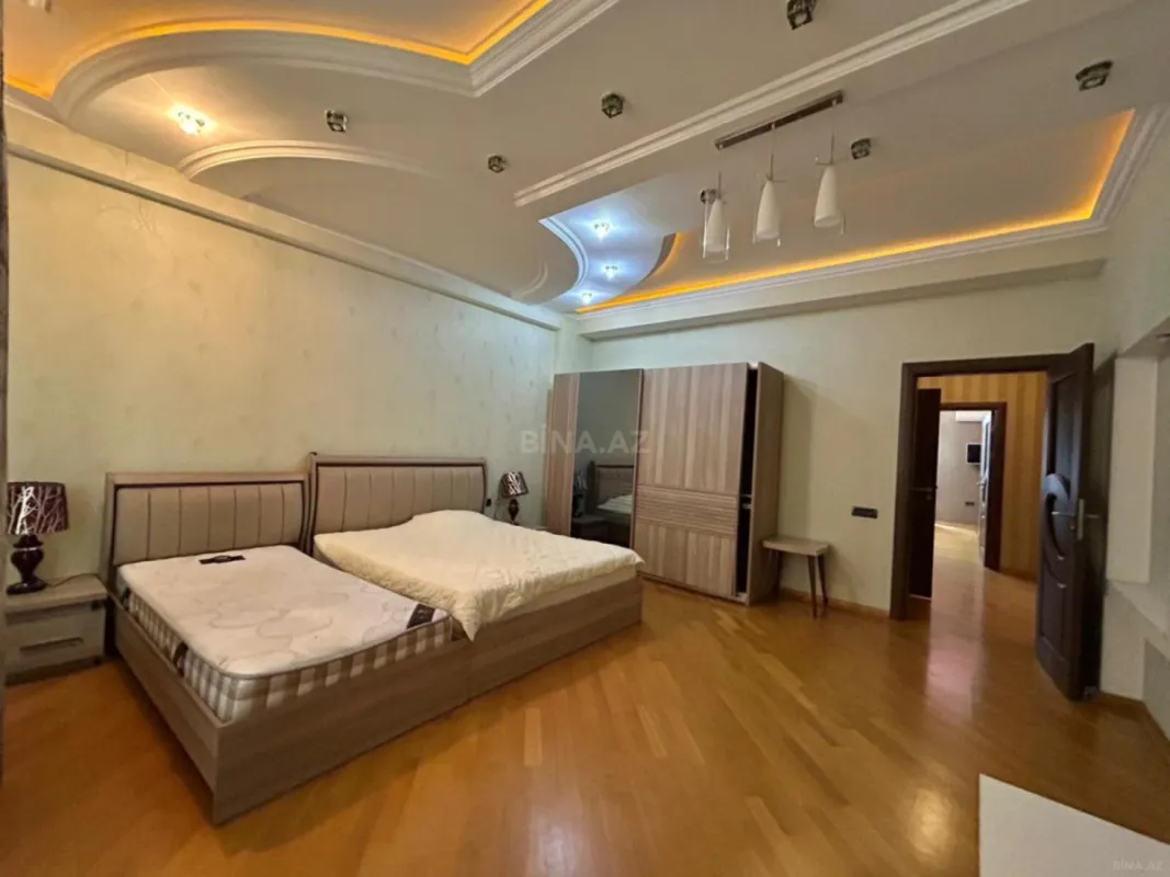 Kirayə verilir 4 otaqlı mənzil 220 m²