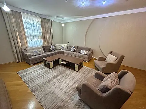 Kirayə verilir 4 otaqlı mənzil 220 m²