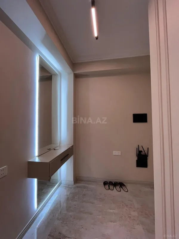 Satılır 2 otaqlı mənzil 77 m²