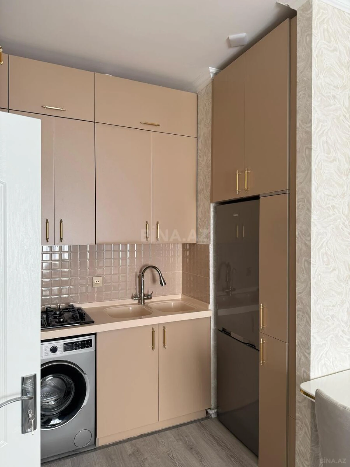 Kirayə verilir 2 otaqlı mənzil 60 m²
