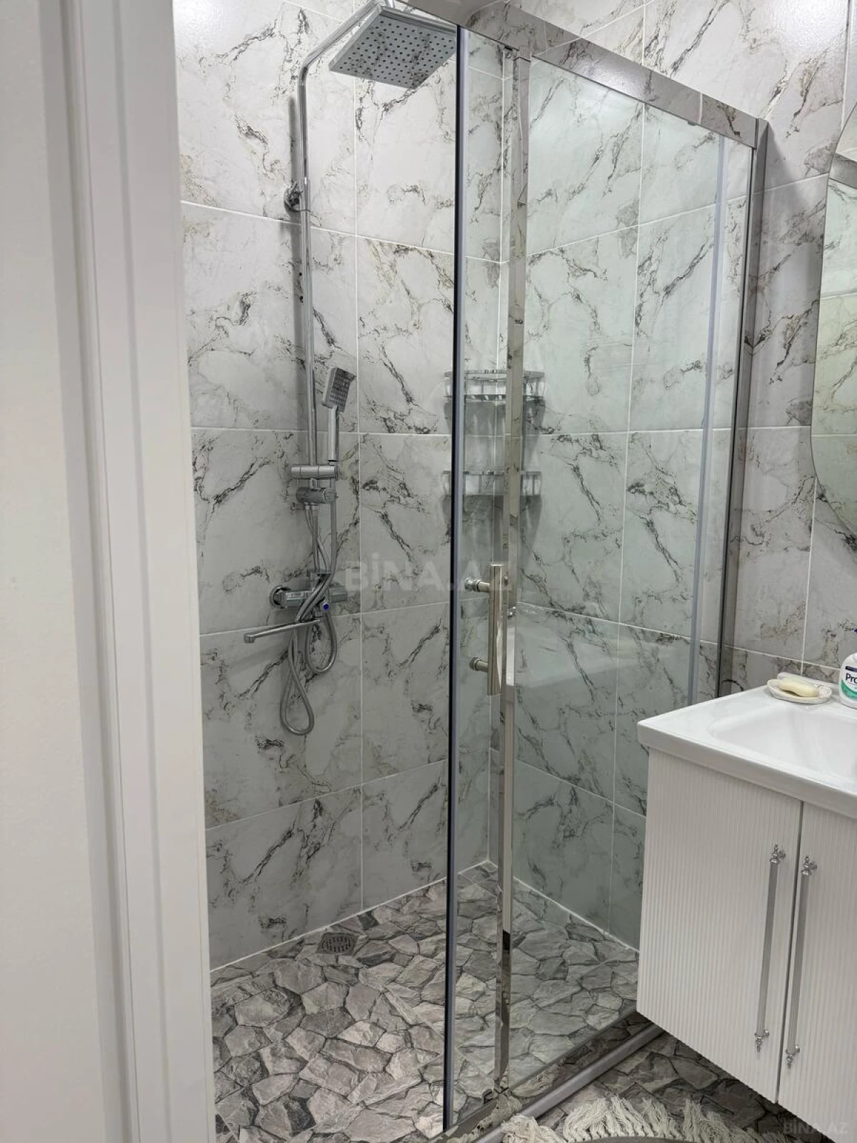 Kirayə verilir 2 otaqlı mənzil 60 m²