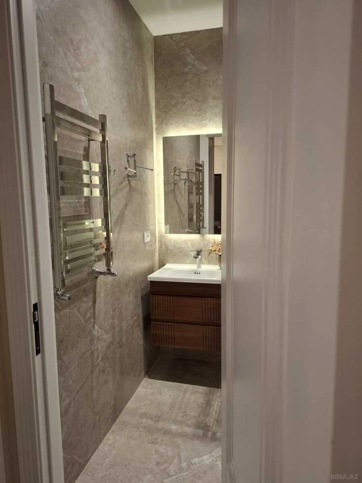 Satılır 2 otaqlı mənzil 65 m²