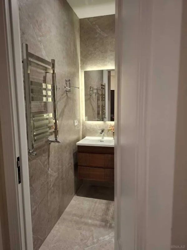 Satılır 2 otaqlı mənzil 65 m²