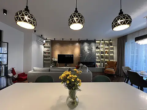 Satılır 4 otaqlı mənzil 205 m² — Bakı, Nizami 4 otaq 205.00 m²