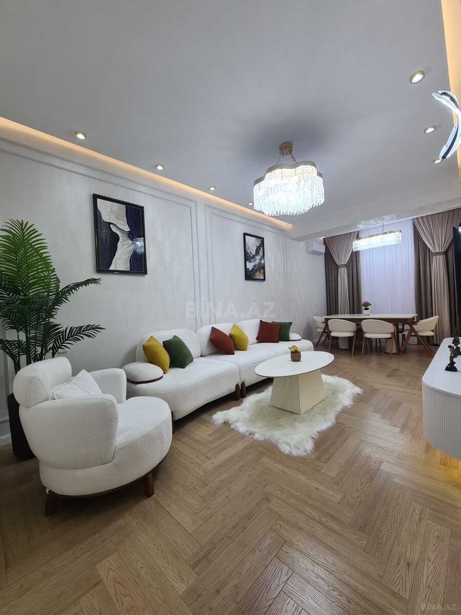 Satılır 3 otaqlı mənzil 98 m²