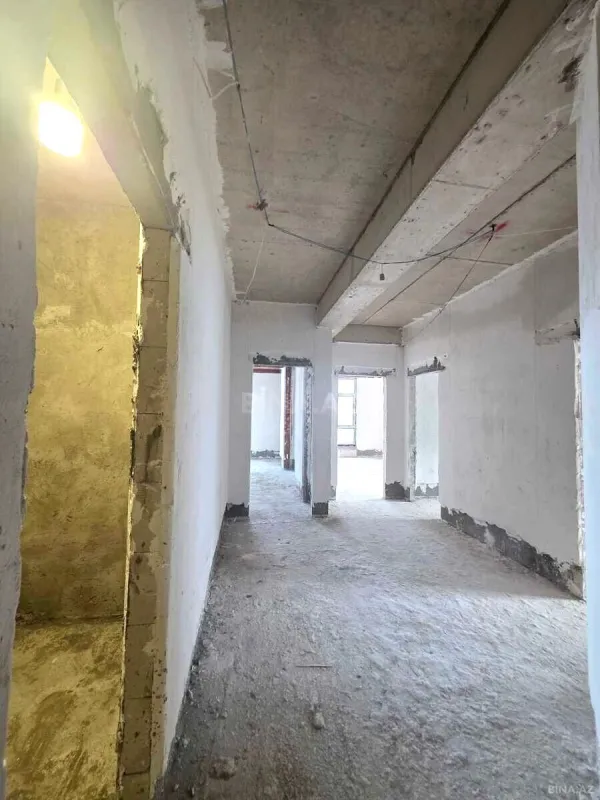 Satılır 3 otaqlı mənzil 135 m²